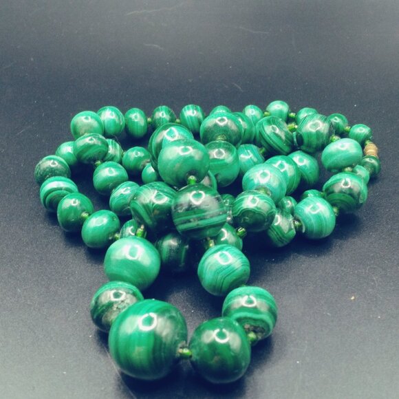 Vintage Genuine Green Malachite Stone Graduated 26'' Necklace - Picture 5 of 5